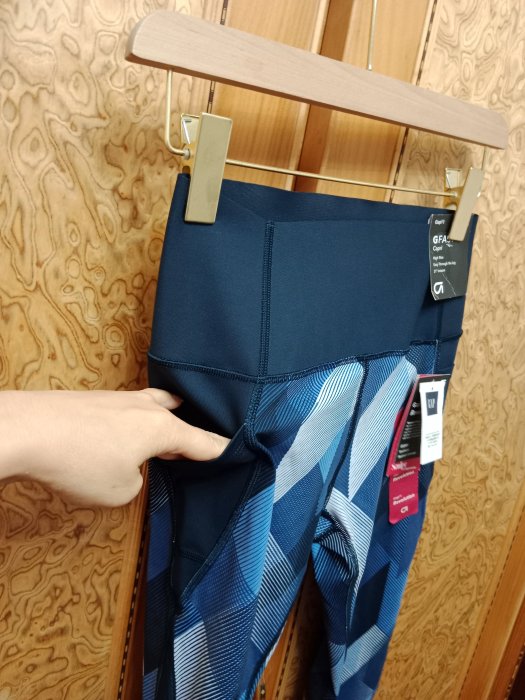 全新【唯美良品】GAP 藍色彈力運動七分褲~ W426-5700.