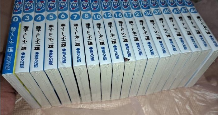 優惠含運！全新未拆新品現貨！哆啦A夢漫畫,總共21冊一起出售，不拆售，集數與書況,品項詳細品名／書況／集數如照片所示！作者：藤子‧F‧不二雄，青文出版