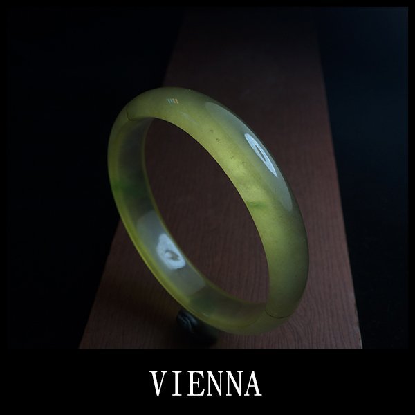 【VIENNA】《手圍18.7/13mm版寬》緬甸玉/玻璃種泛水濃糖蜜翡翠/橢圓玉鐲/手鐲J@/Y10