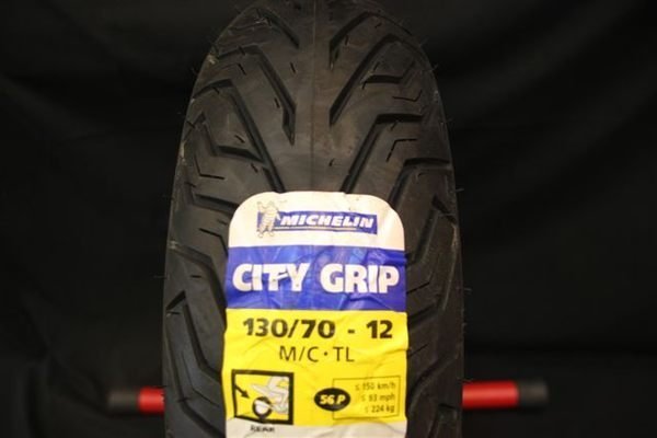 雄偉車業 米其林CITY GRIP晴雨胎130-70-12 優惠價 2100元 含安裝送氮氣 TT91 EVO22