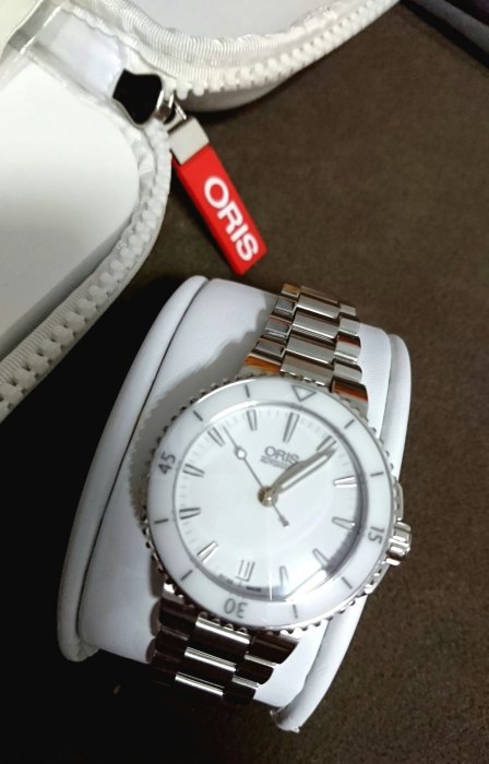 agnes b.舖 100%全新 百貨購入 絕版 真品 ORIS 女用 機械錶 白色 陶瓷 潛水錶 經典優雅款 白瓷 非 香奈兒 浪琴 DW Rado
