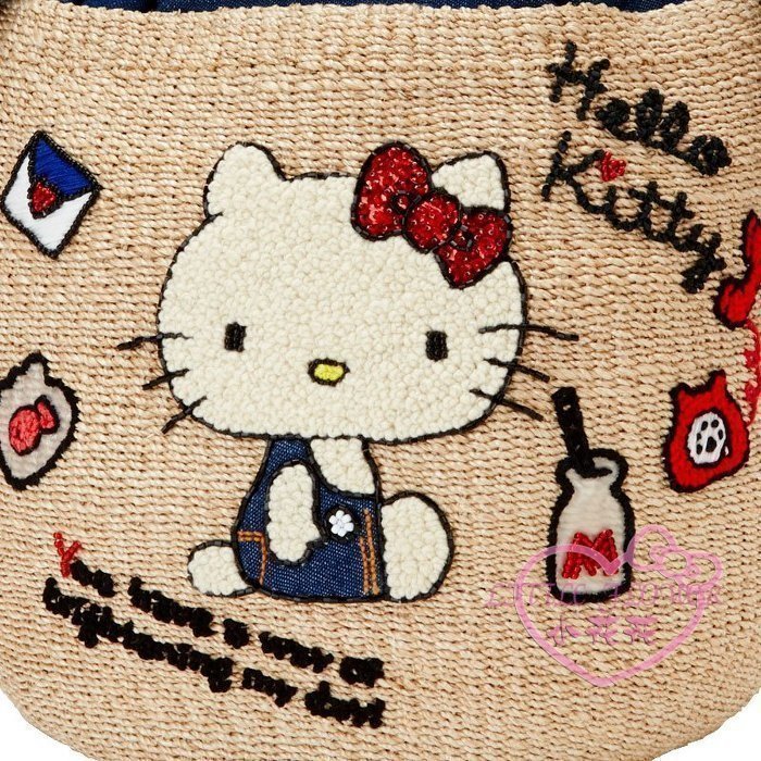 ♥小花凱蒂日本精品♥ Hello Kitty 坐姿牛仔布 手工編織手提包 天然材質 藤編包 手提包 41129500