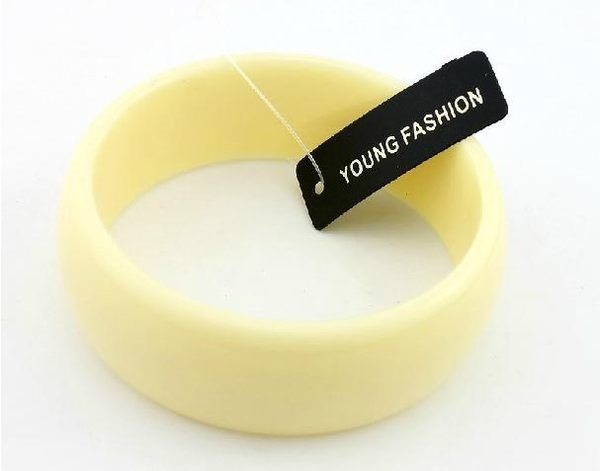 【飾界美~殺很大】歐美品牌 young fashion 高質感簡單白寛版造型手環~現貨下標即售