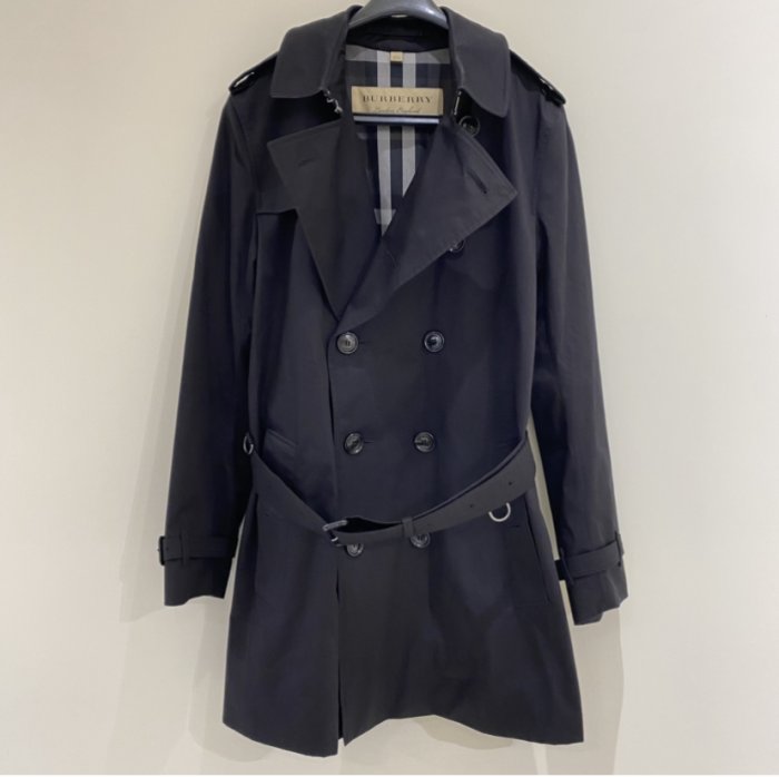 Burberry 男風衣 46《精品女王全新&二手》