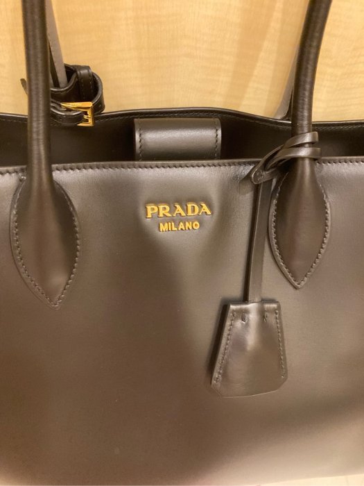 近全新 新款  PRADA  側邊拚色  手提  肩背 風琴包 托特包  兩用包(有背帶)