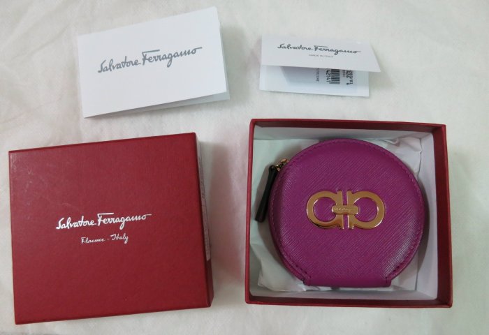 6189. 全新專櫃真品Salvatore  Ferragamo零錢包