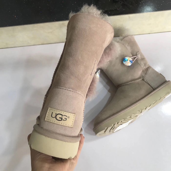 36碼現貨 出清價 UGG雪靴 全新正品 Bailey Button Bling 施華洛世奇水晶炫彩鑽UGG 經典半筒