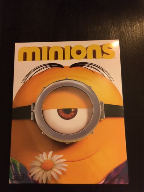 (全新未拆封)小小兵 The Minions 3D + 2D 限量蛋頭造型鐵盒版藍光BD(傳訊公司貨)