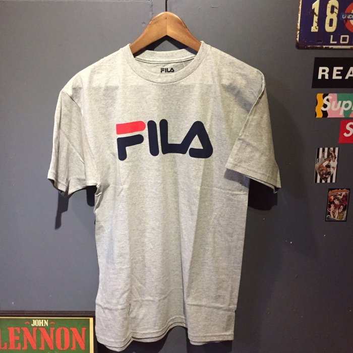 MORE INFO men's fila logo tee shirt BLACL/GERY 現貨+預購