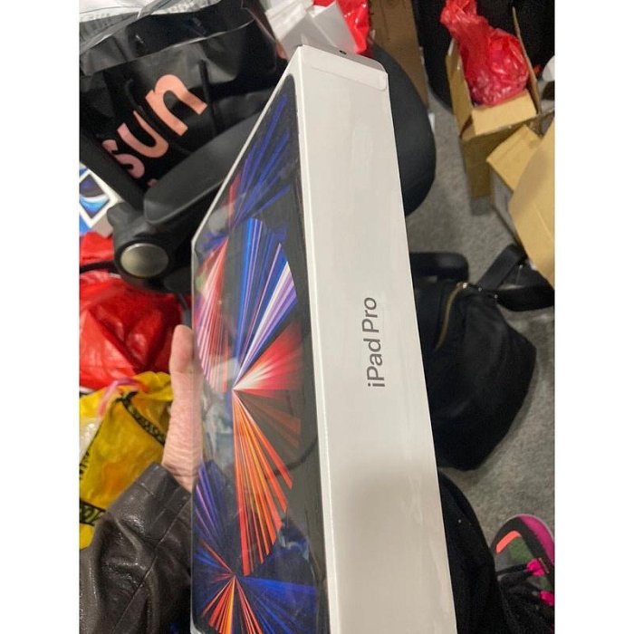 蘋果台灣公司貨 iPad Pro 12.9 1Tb 插卡版 a2461 全新品