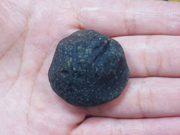 §能量礦石§ 哥倫比亞隕石 Columbianite 火山玻璃 36.82g 閃電石 愛睏石
