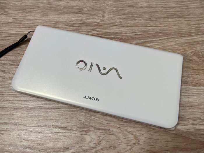 SONY VAIO P 8吋 白色 小筆電 Z560 256GB SSD 610克 日本製 P115