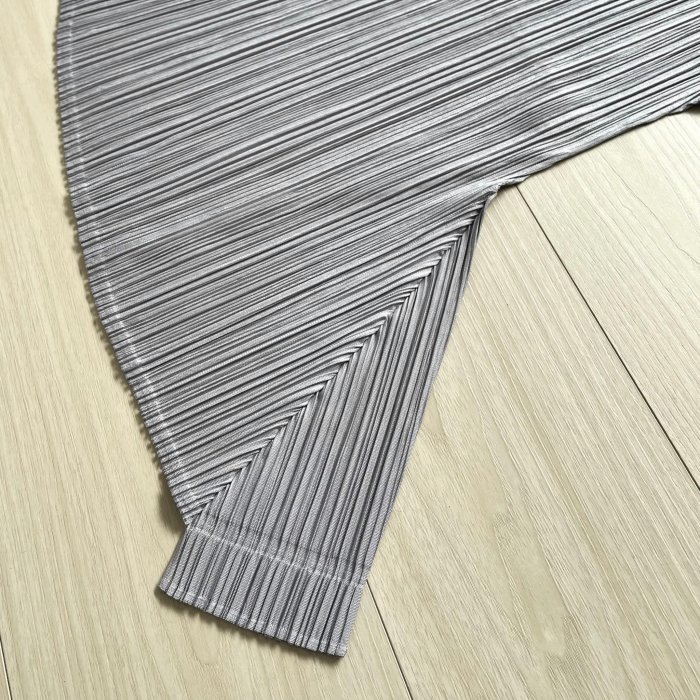 PLEATS PLEASE灰色低檔褲