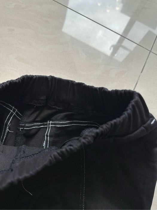黃色小鴨 韓國製 黑色 鬆緊腰 縫線感 休閒八分褲。9.5成新