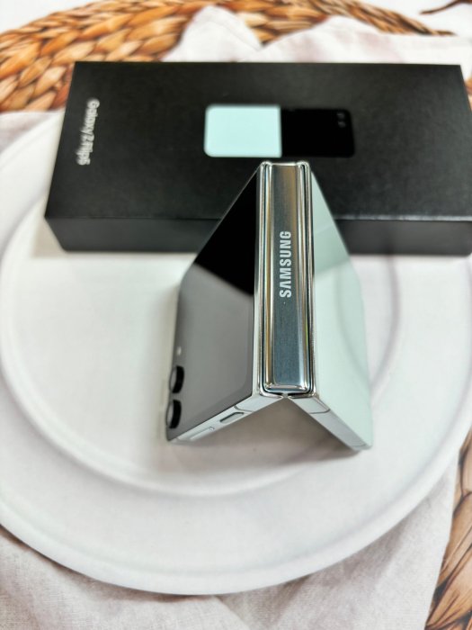 🔹拆封新品🔹🏆出清一台優惠商品🏆SAMSUNG Galaxy Z Flip5 (8G+256GB)綠色折疊機