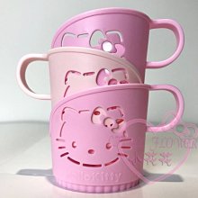 ♥小花花日本精品♥Hello Kitty 凱蒂貓 玫瑰粉 淺粉色 大臉造型紙杯水 杯茶杯 有柄架 三入組57034300