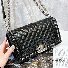 二手旗艦 CHANEL 黑色 菱格紋 小牛皮 銀釦 黑銀滾邊 BOY 25CM (中友店)