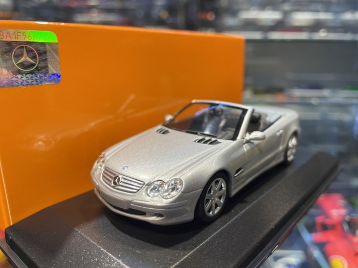 吉華@ 1/43 MINICHAMPS 940031030 MERCEDES BENZ SL CLASS (R230)