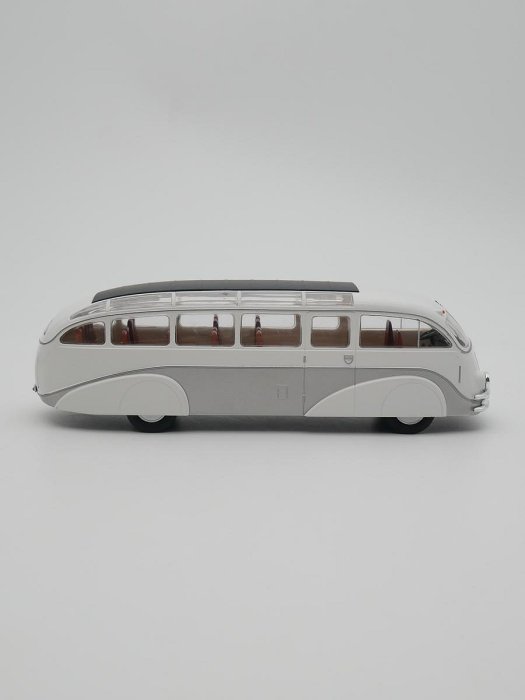 ixo 1:43 Mercedes-Benz LO3100 1939賓士巴士德國大客車汽車模型