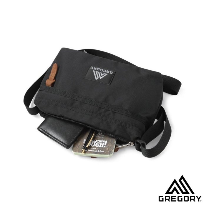 GREGORY ENVELOPE SHOULDER 1L 斜背包 GG1254061041 黑【iSport愛運動】