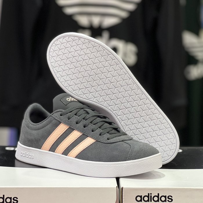 5號倉庫 7折 Adidas VL Court EE6786 女 休閒鞋 灰粉 麂皮 穿搭 休閒 舒適 原價2090