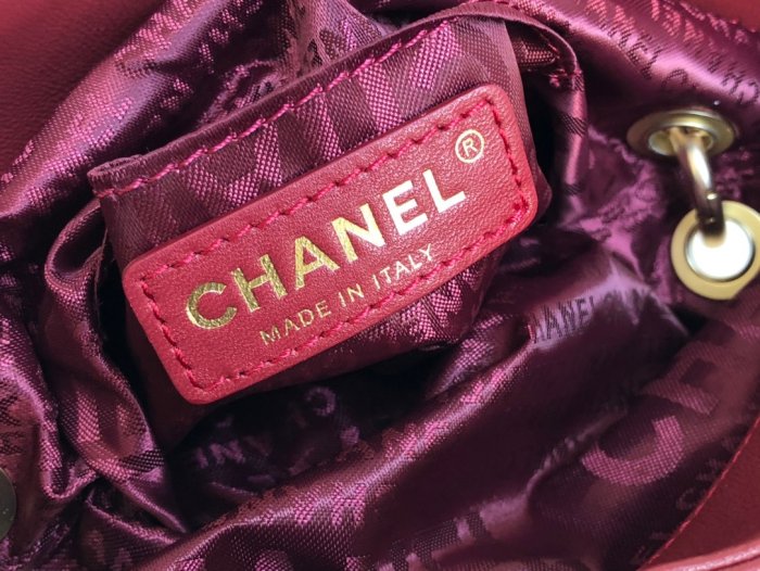 Chanel vintage乒乓球腋下包 千禧年的秀款小可愛 小羊皮軟軟糯糯的 亞克力小球吊墜俏皮可愛 隨性又百搭