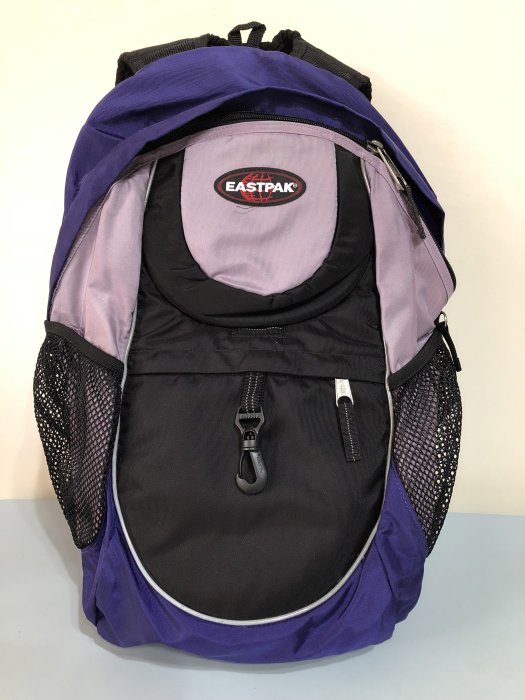 1折清倉 原價3980 EASTPAK 多層 登山背包 雙肩軟背帶 多層收納 後背包 防潑水 另有紅色 藍色 灰色