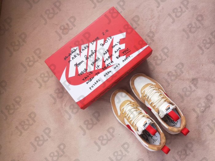 Tom Sachs x Nike Craft Mars Yard 2.0 宇航員