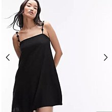 (嫻嫻屋) 英國ASOS-Topshop 黑色平口領花朵編織裝飾肩帶洋裝AD24