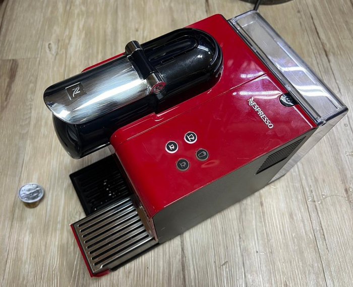 奇機通訊【雀巢 Nespresso】Lattissima F411 膠囊咖啡機 維修漏水 無法出水 維修 保養 清潔