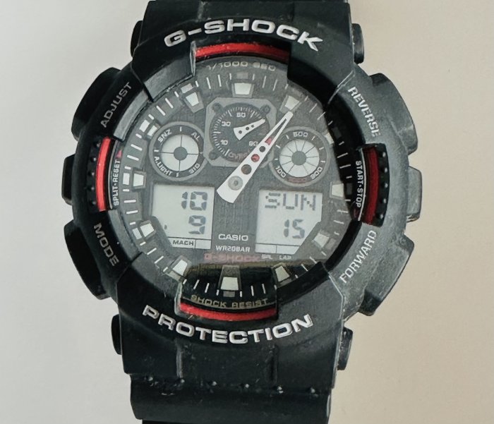 只要6988元可有 原價15000元G-SHOCK手錶 和原價8000元 Salvatore Ferragamo附盒領帶