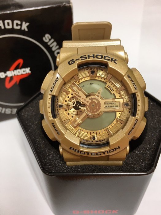 【HOMIEZ】CASIO G-SHOCK GA110GD-9A【GA110GD-9A】金 手錶