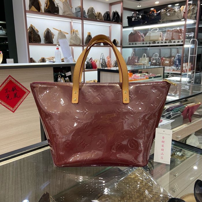 ⭐️ 香榭屋精品店 ⭐️ LV Louis Vuitton 暗紅色漆皮金牌拉鍊水餃包 手提包 (XB8971)