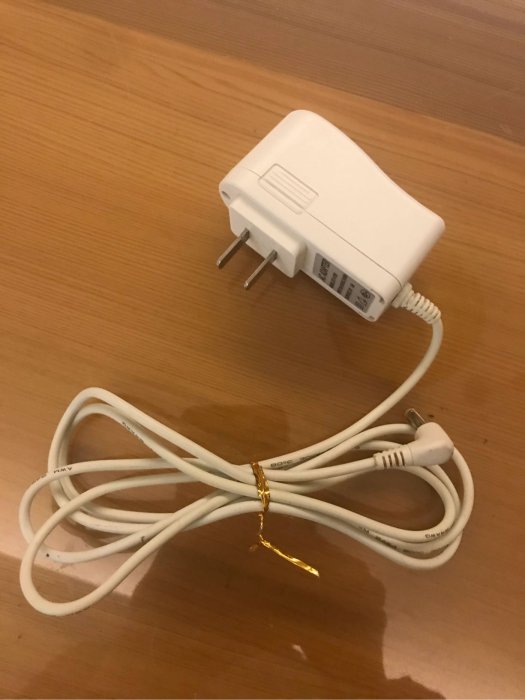 二手良品 充電器 轉接器 Power Adapter AC 100-240V 50/60Hz 1.5A 12V 白色