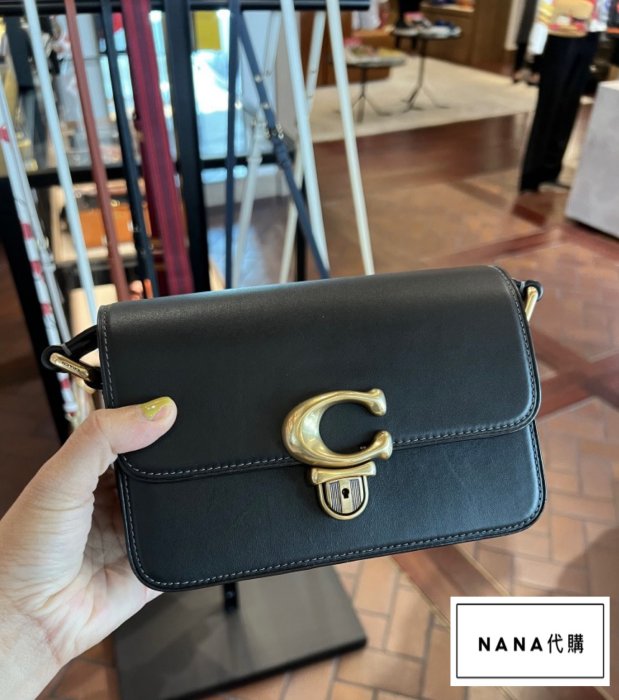 NaNa代購 Coach C7936 新款Studio 19全皮C扣女士手袋 單肩斜挎郵差包 小方包 附購證