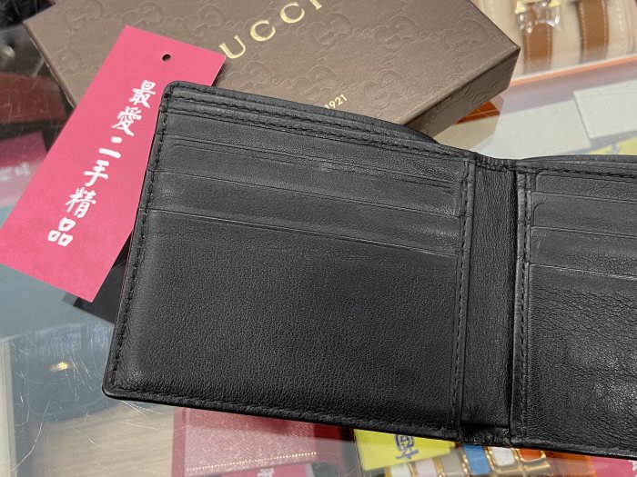 ☆最愛二手精品☆ GUCCI 黑色全皮壓紋對開6卡短夾皮夾 145754 B8854