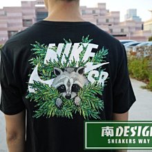 南◇現 黑色賣場 Nike SB BEAR 浣熊 短T TEE  灰 683210-010 現貨 T恤