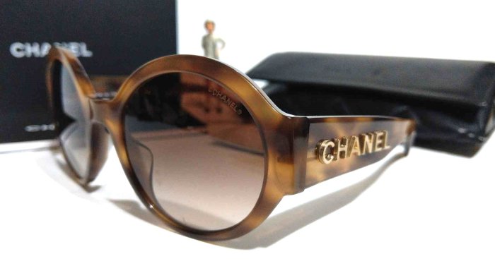 CHANEL 5410-A. CHANEL字母太陽眼鏡.附原廠內外盒.拭淨布.