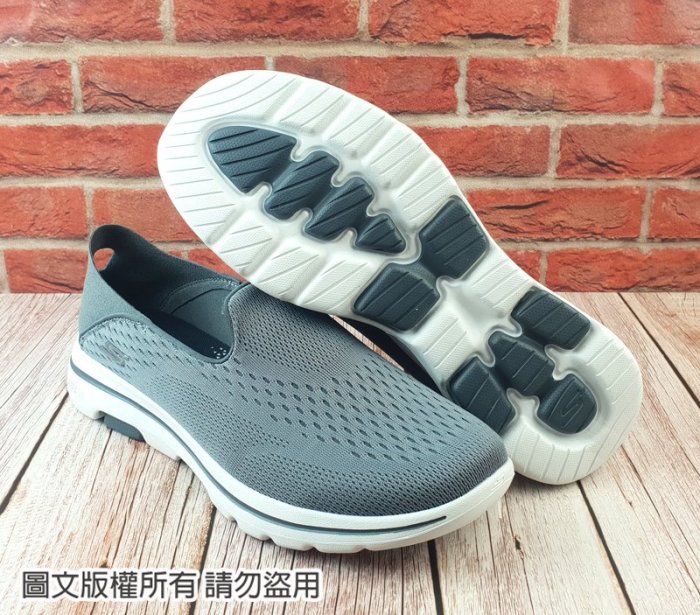 【琪琪的店】SKECHERS 男款 GO WALK 5 套入款 半拖鞋 踩後跟 休閒鞋 健走鞋 55523CHAR 灰