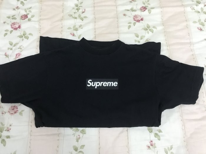 Supreme 黑 box size:M 正品出售