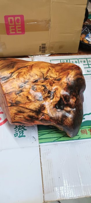 台灣黃檜木扁柏重油味香根料瘤花（可貨到付款）