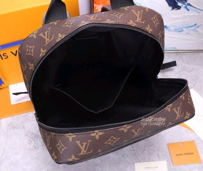 Louis Vuitton Dean backpack (M45335)