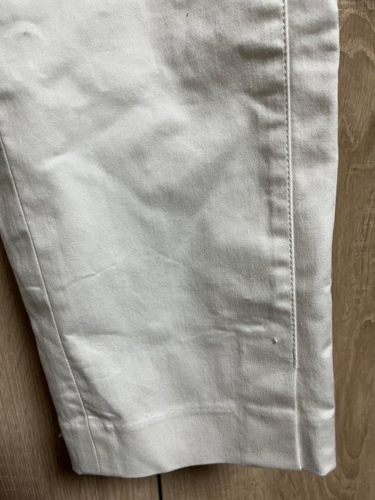 500特賣～專櫃品牌貝爾尼斯BERNIS白色八分褲