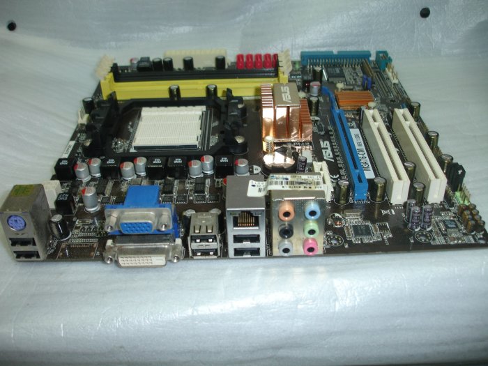 Asus M3A76-CM Socket AM2+/ AMD 760G/ DDR2/ A＆V＆GbE/MATX