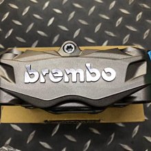 Brembo 鑄造一體式輻射卡鉗 AK550  輻射卡鉗 灰底銀字 活塞32/32 孔距100mm