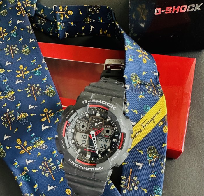 只要6988元可有 原價15000元G-SHOCK手錶 和原價8000元 Salvatore Ferragamo附盒領帶