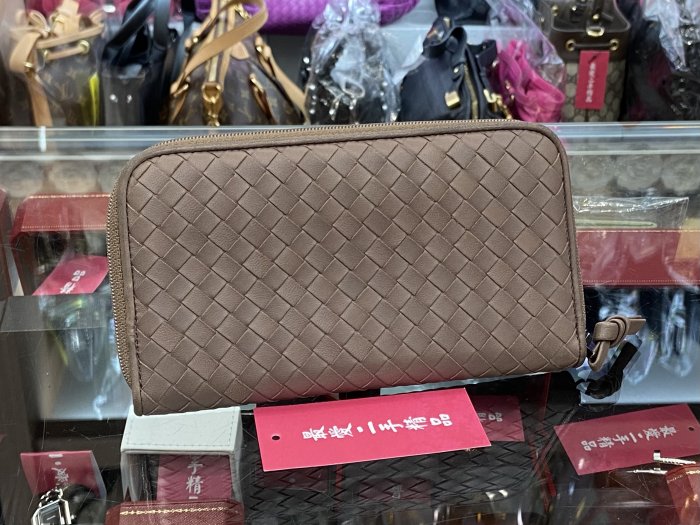 ☆最愛二手精品☆ BOTTEGA VENETA BV 粉藕色羊皮全皮編織ㄇ字拉鍊長夾皮夾 XC5475