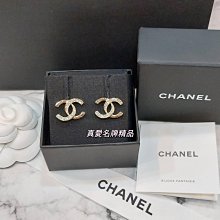 《真愛名牌精品》CHANEL  ABC547  淡金色+鑽 小雙C  針式耳環 *全新*代購