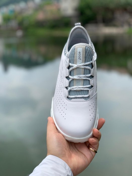 ECCO愛步2023新款高爾夫球鞋男士golf無釘鞋B糸帶款 健步透氧牦牛皮球鞋