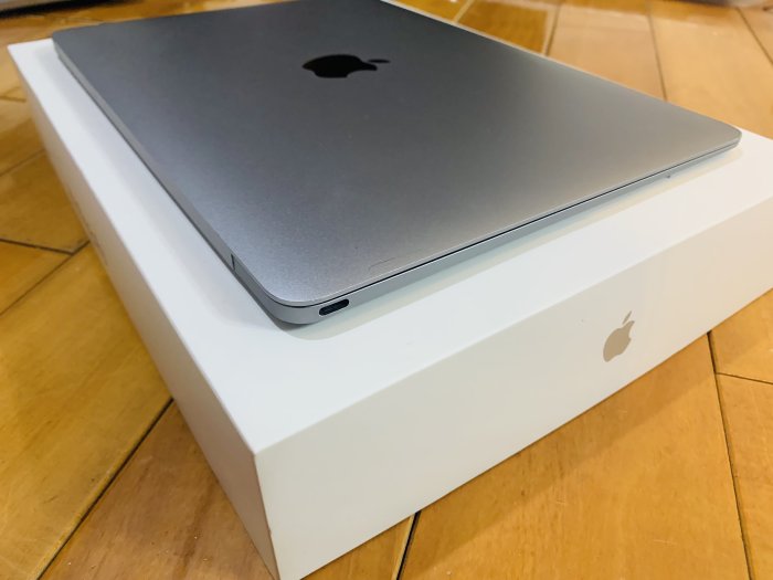 台中 2016年 MacBook Retina 12吋 m5 8G 512G 有傷 灰色 Apple 蘋果電腦
